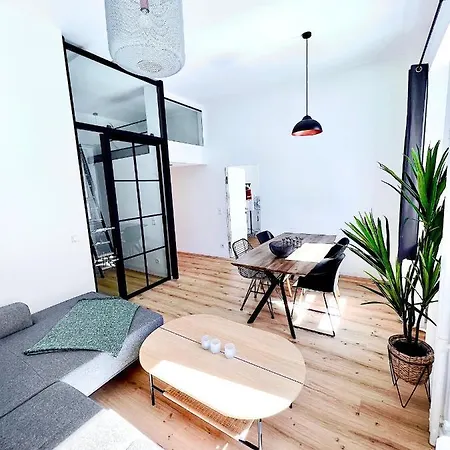 Inner City Design Loft Apartman *